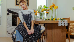 Easel Sample Sale Hot Sale Event Image